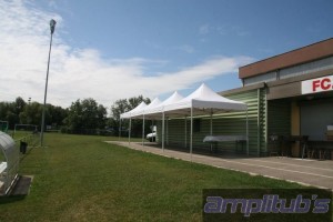 Installation tonnelles pour un événement sporitf