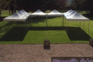 Installation de tonnelles pliables