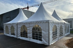 Location de tente de réception blanche
