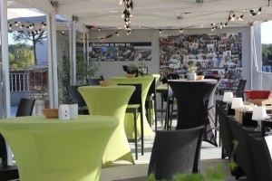 Location de mange-debout pour réception professionnelle